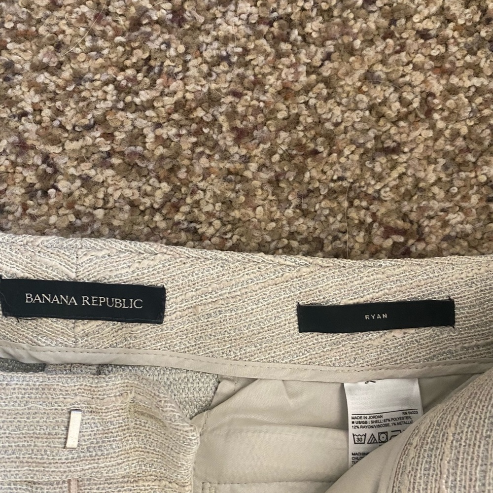 Banana Republic Ladies shorts 5 inch